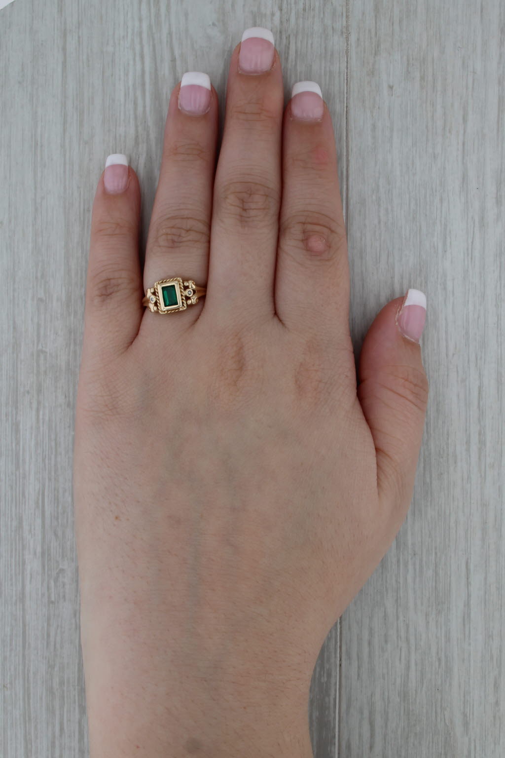 Vintage 0.50ct Lab Created Emerald Diamond Ring 10k Yellow Gold Size 6