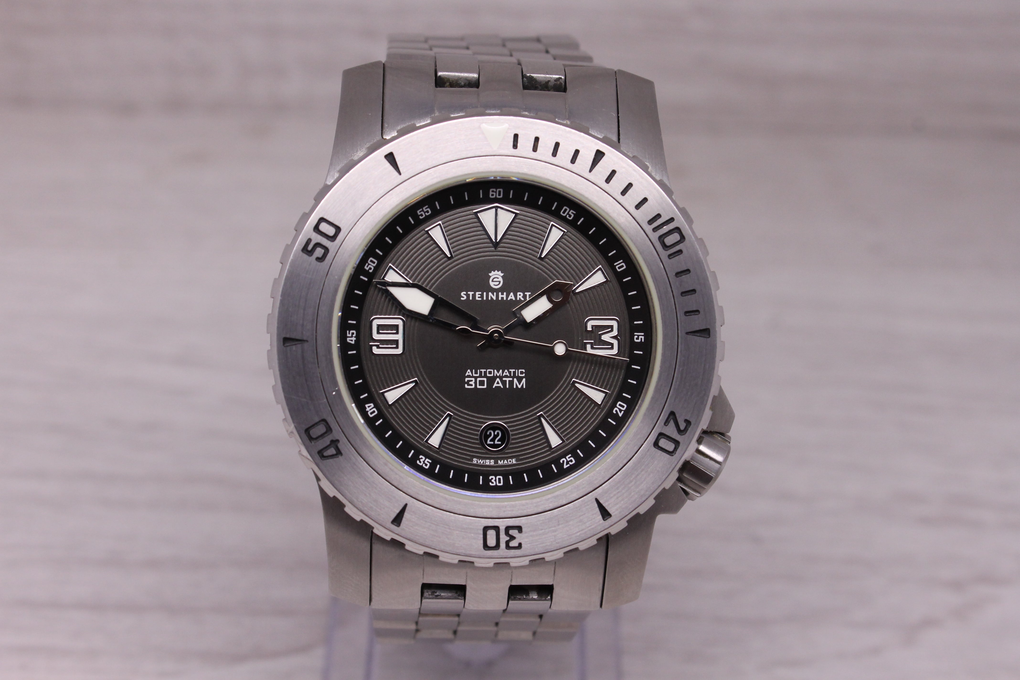 Steinhart Triton 300m Men’s Divers Watch Steel 45mm Automatic Swiss Date