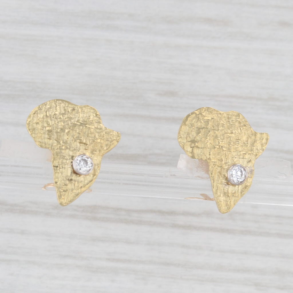 Light Gray Diamond Accented Africa Stud Earrings Hammered 18k Yellow Gold