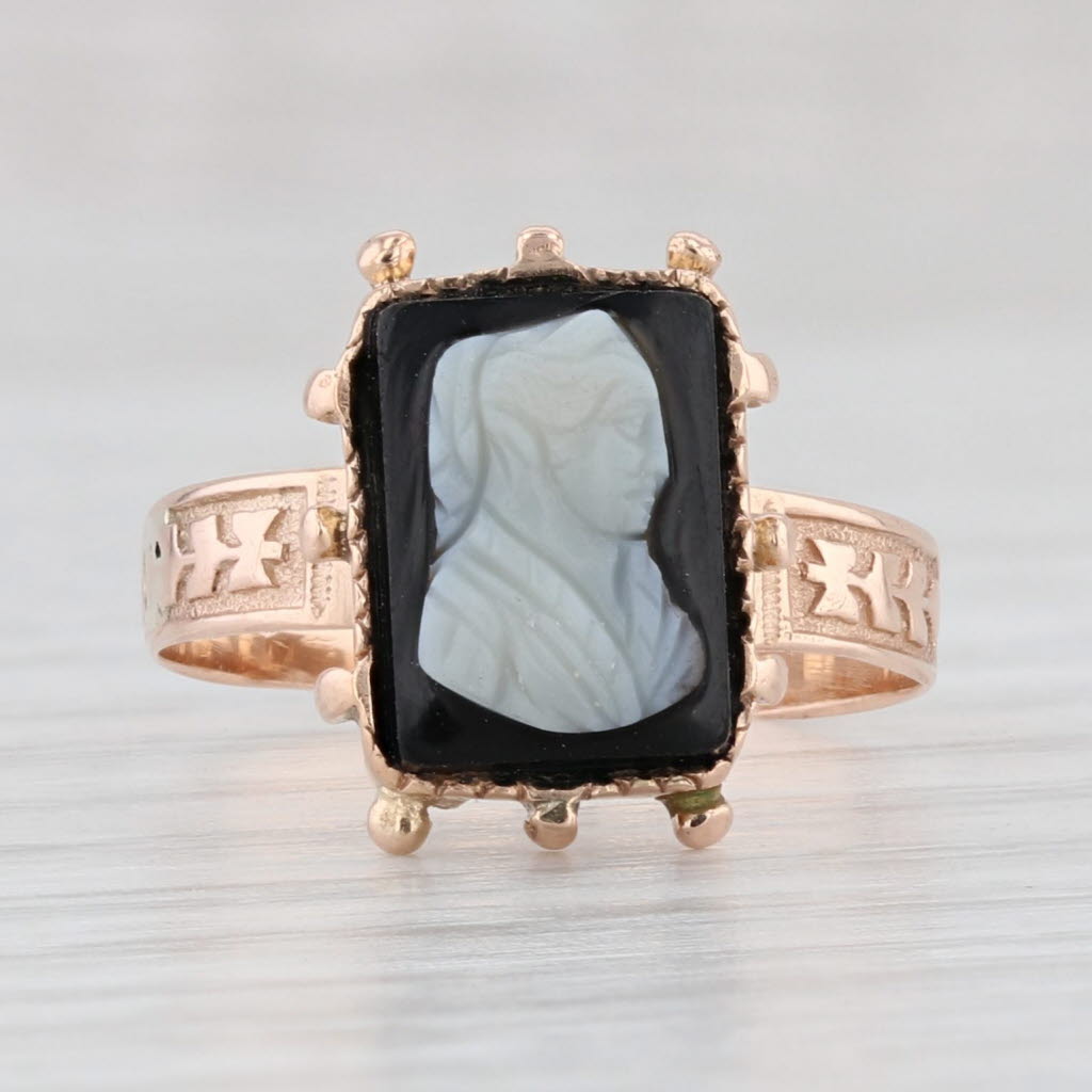 Light Gray Victorian Black White Molded Glass Cameo Ring 12k Yellow Gold Size 5.5 Signet