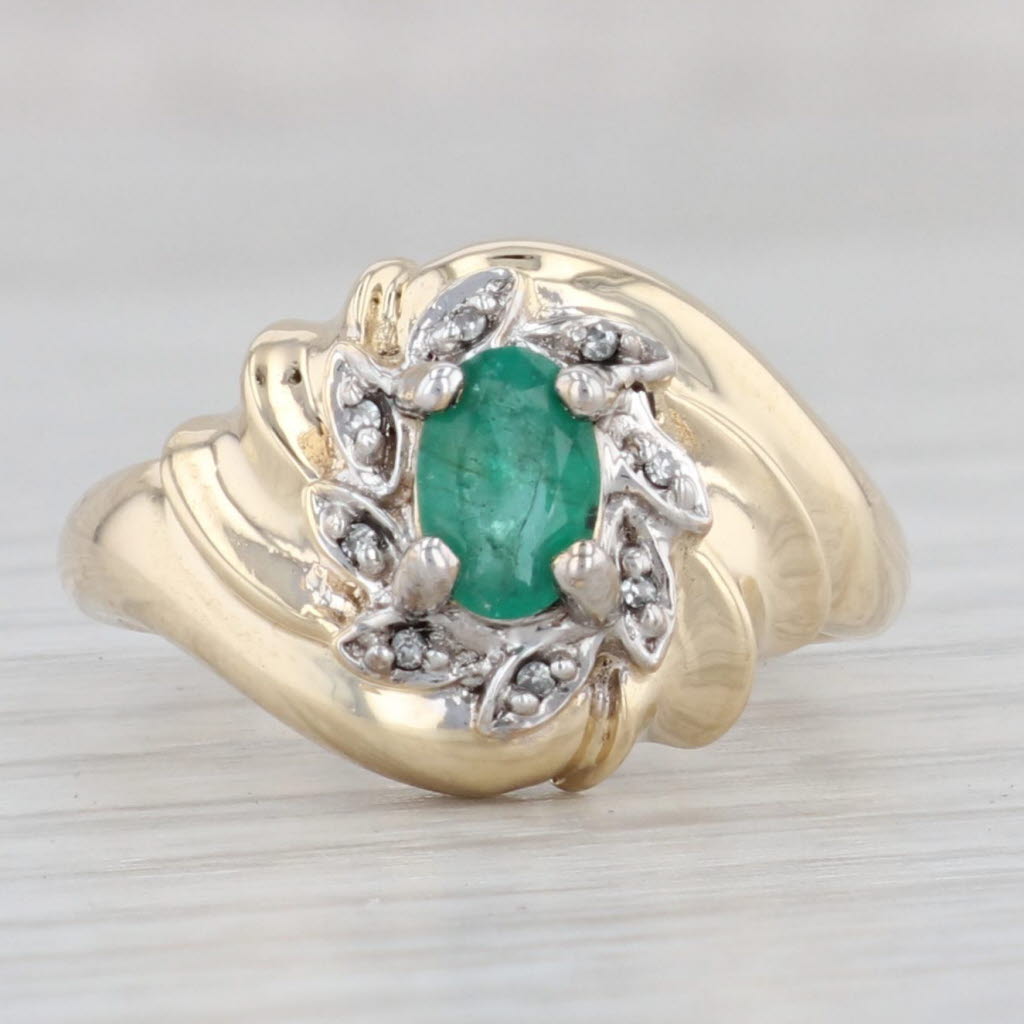 Light Gray 0.46ct Oval Emerald Diamond Scalloped Ring 10k Yellow Gold Size 6