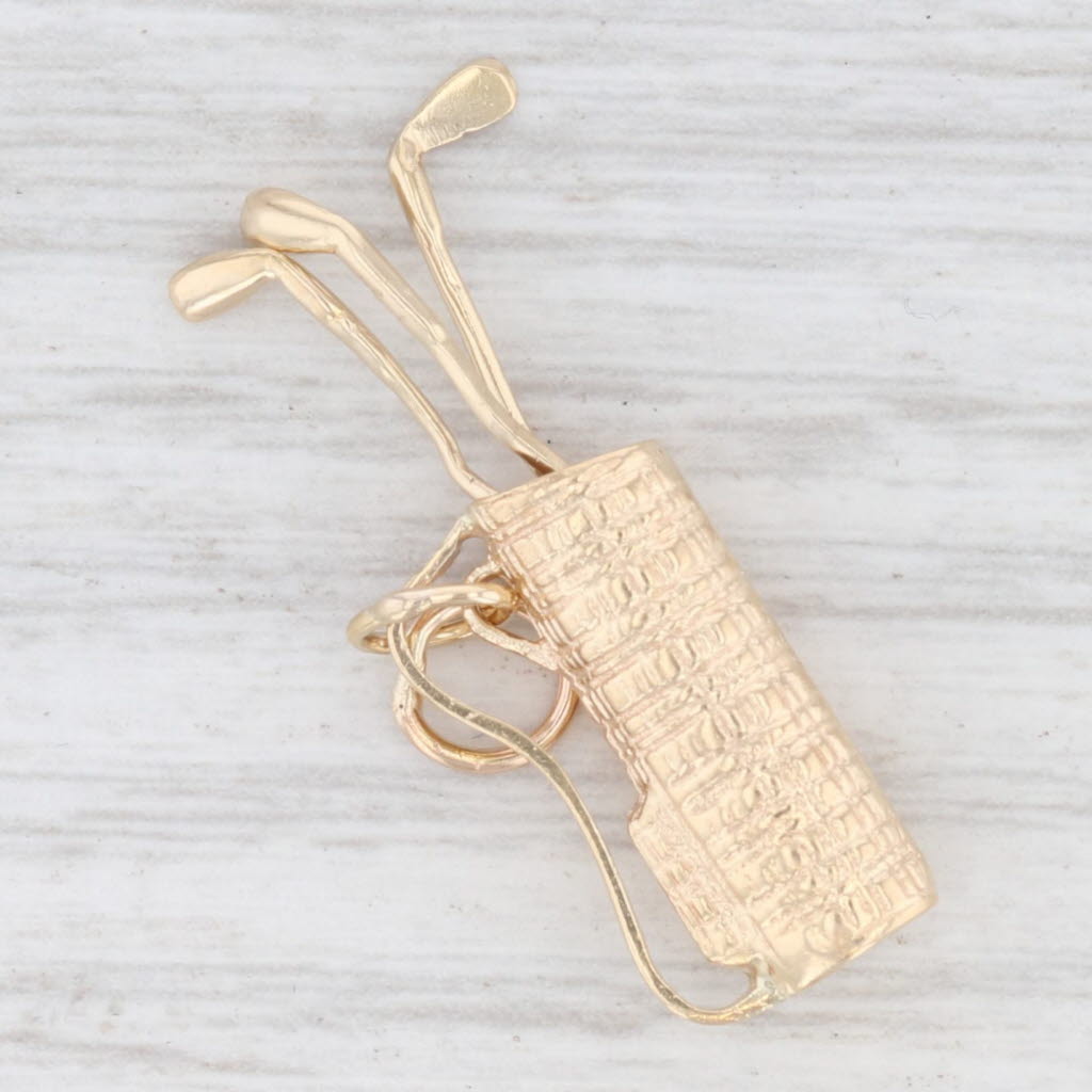 Light Gray Vintage Golf Bag & Clubs Charm 14k Yellow Gold Moving Parts Pendant