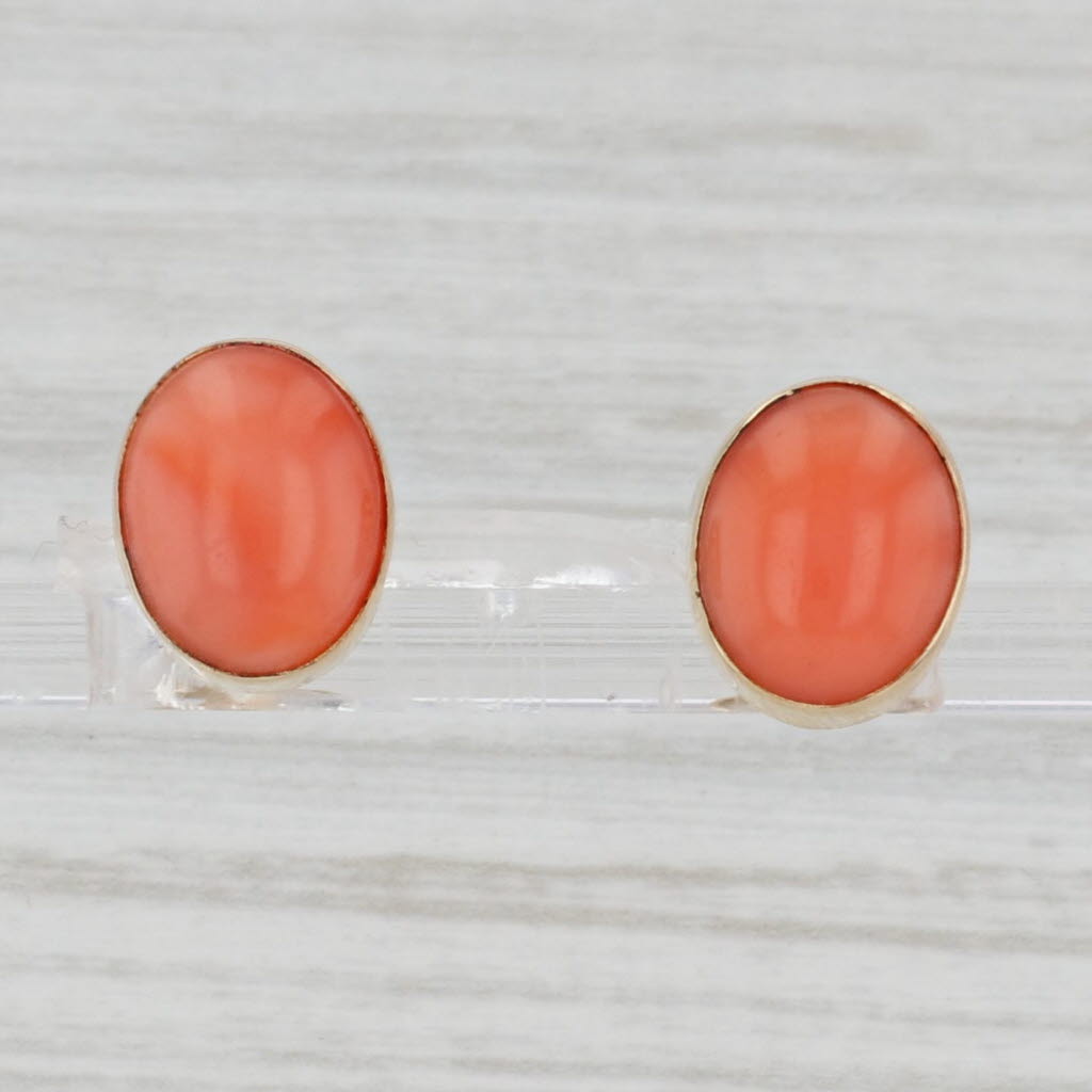 Light Gray Oval Coral Cabochon Stud Earrings 18k Yellow Gold