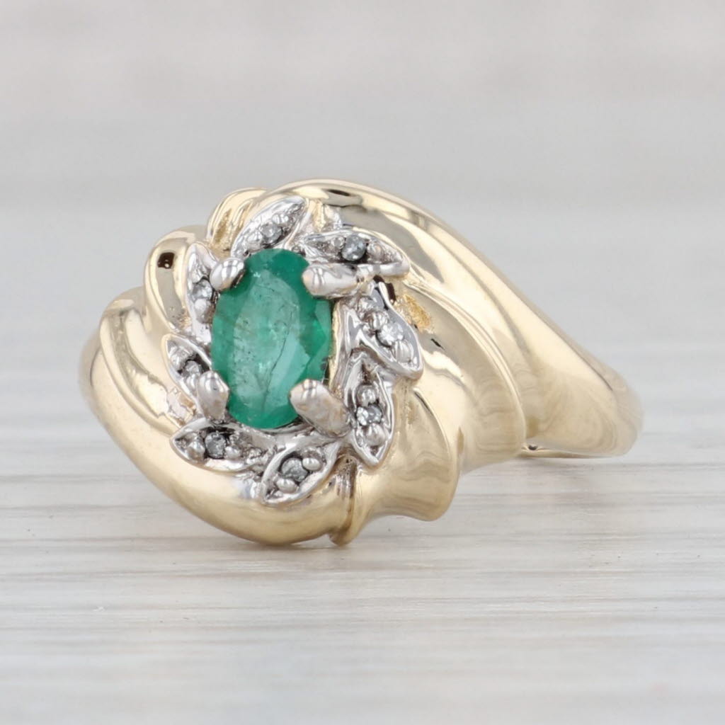 Light Gray 0.46ct Oval Emerald Diamond Scalloped Ring 10k Yellow Gold Size 6