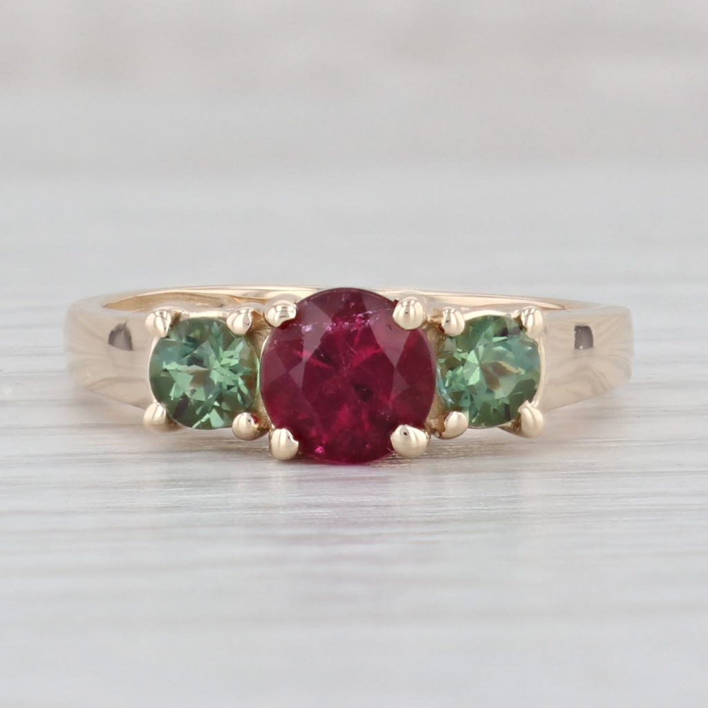 Light Gray 1.67ctw Rubellite Green Tourmaline Ring 14k Yellow Gold 3-Stone Size 7.75