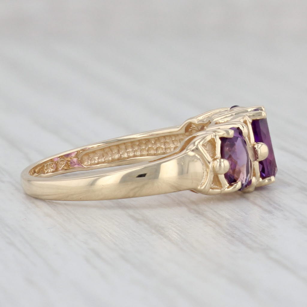 Light Gray 1.50ctw Oval 3-Stone Amethyst Ring 14k Yellow Gold Size 7