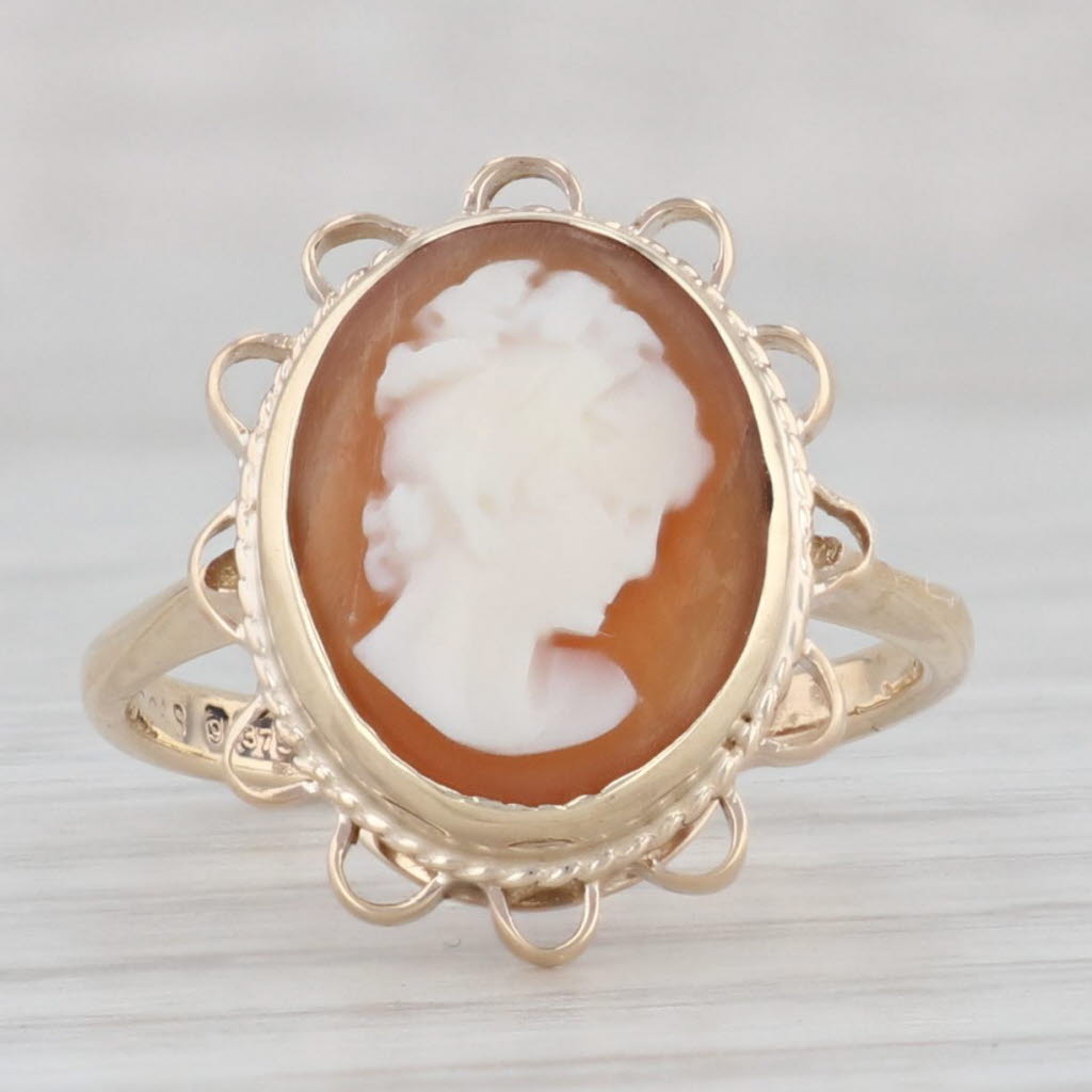 Light Gray Vintage Carved Shell Cameo Ring 9k Yellow Gold Size 5.25