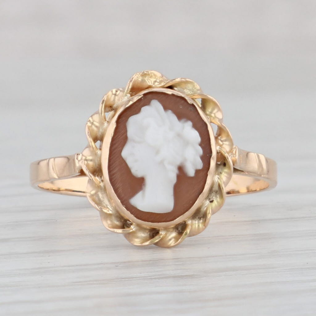 Light Gray Vintage Cameo Ring 14k Yellow Gold Size 7.5 Figural Carved Shell