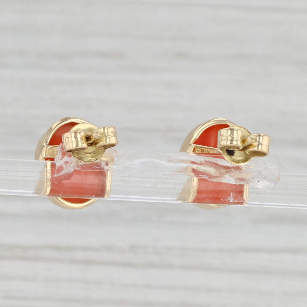 Light Gray Oval Coral Cabochon Stud Earrings 18k Yellow Gold